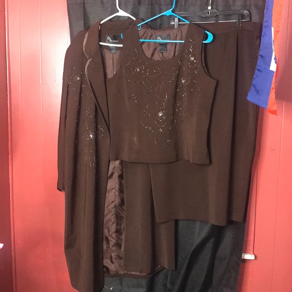 Three Piece Dress Suit - Picture 10 of 10